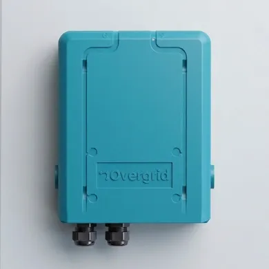 Datalogger Rhevos One in custodia azzurra con il marchio Overgrid